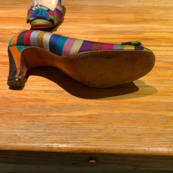 🌈VINTAGE 60s/70s Rainbow Silk Dupioni heels! VTG BARBIECORE 🌸 - Picture 3 of 4